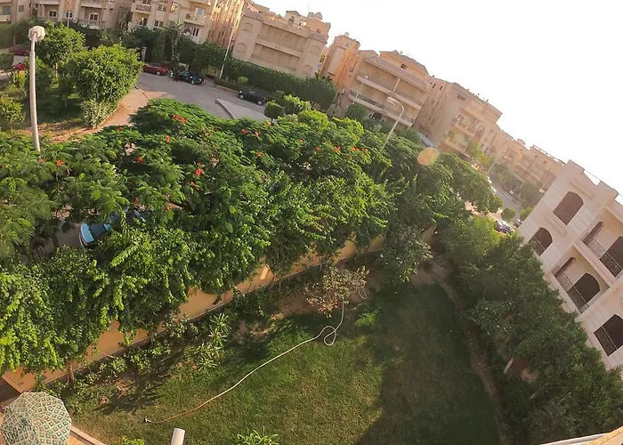 3Bd In A Family House With Garden View